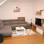 Apartment Mak